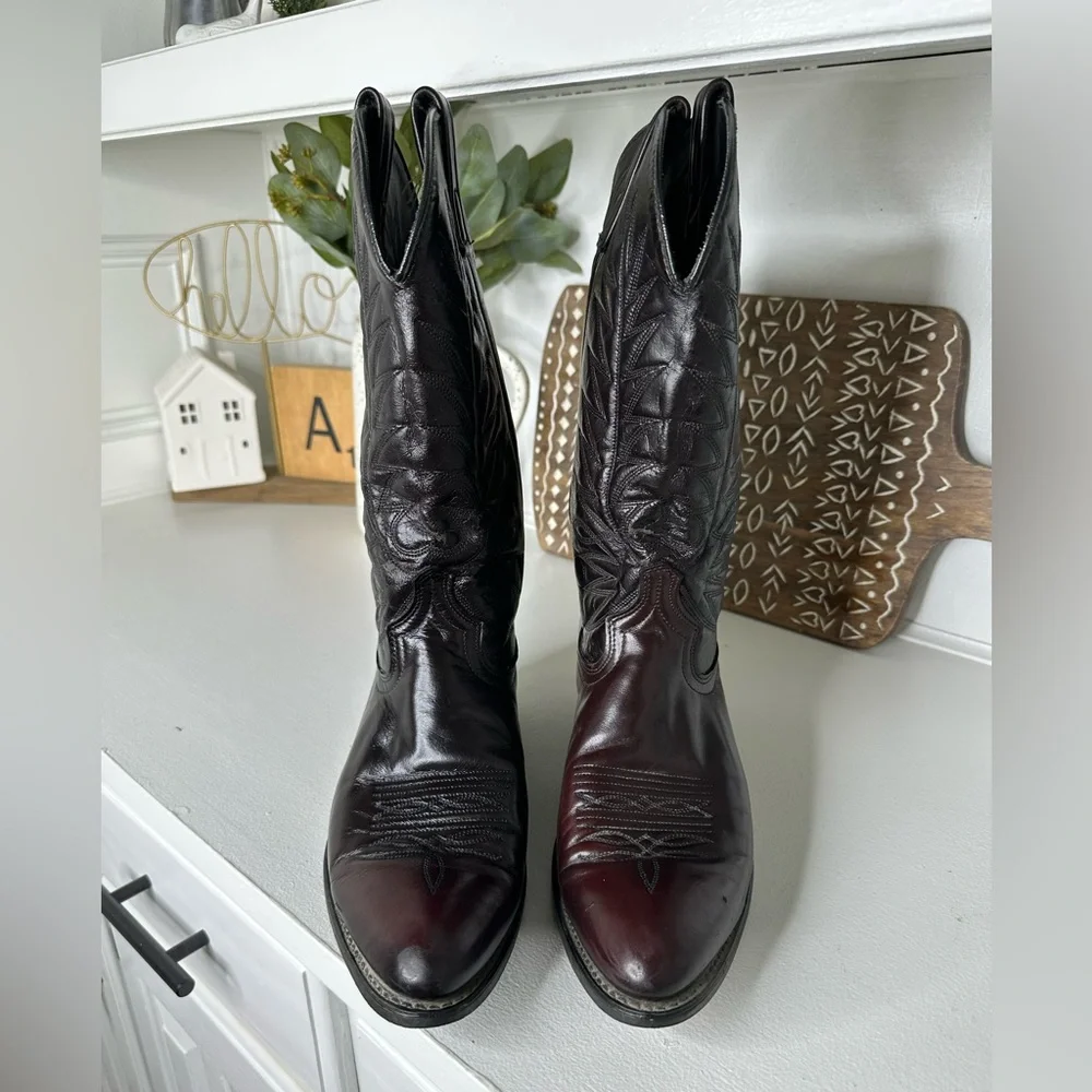 **SOLD** Vintage ACME Classic Black Blood Red Western Embroidered Cowboy Boots - Picture 3 of 8